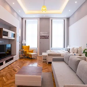  Apartment Joy On Kiraly Street Hungary