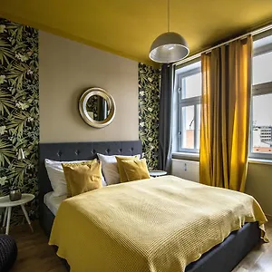 Apartament Stylish Close To Eden Garden, Praga