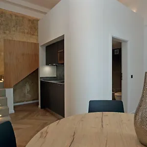 The House - Mezibranska Apartmán